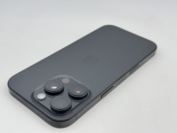iPhone 16 Pro black titanium